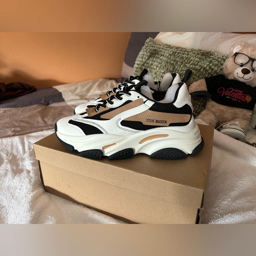 Steve Madden Possession Sneakers